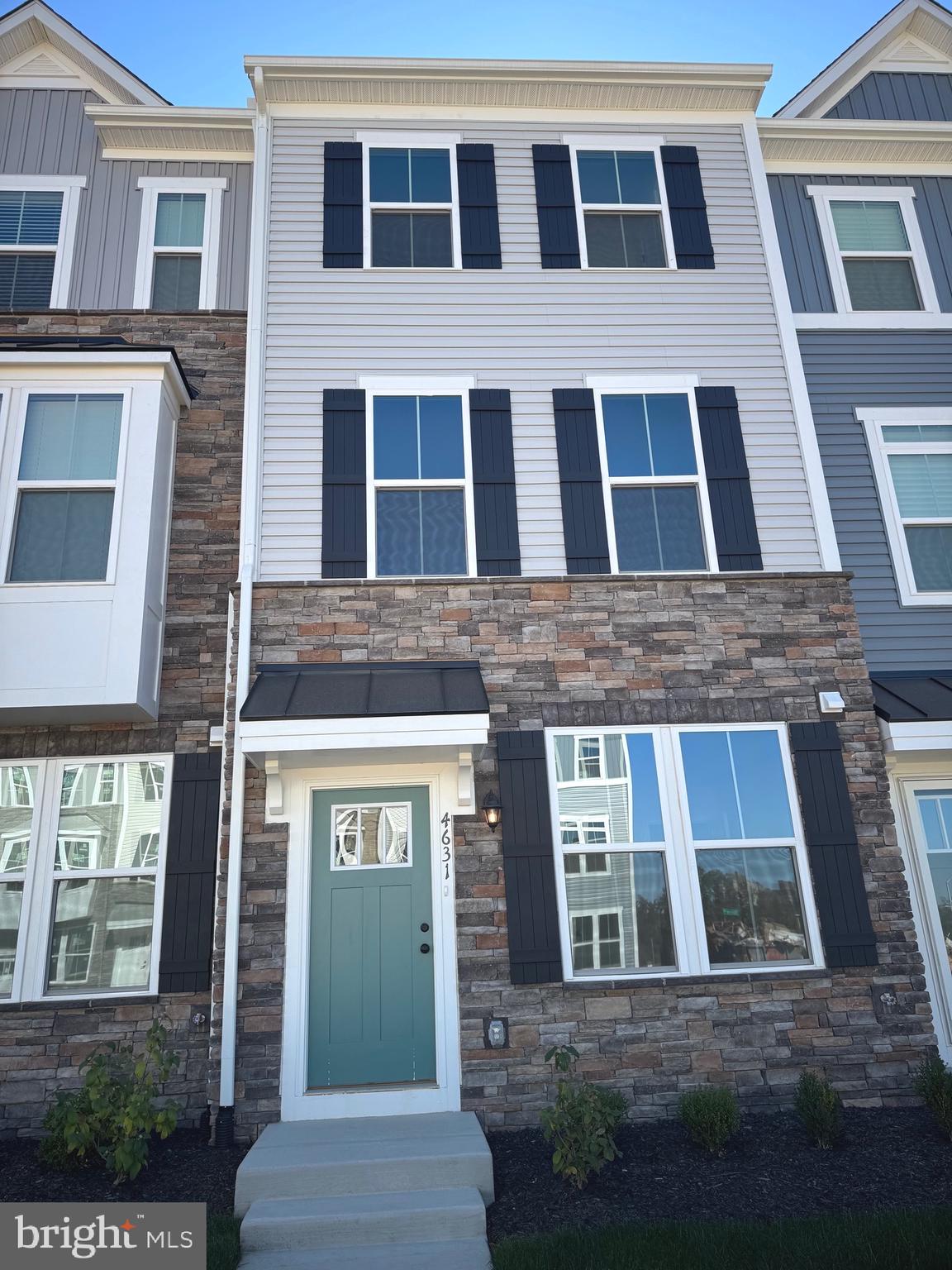 ALEXANDER'S CROSSING - Residential Lease