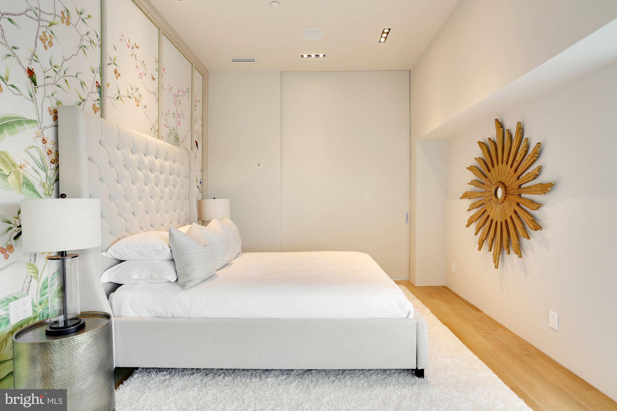 LOGAN CIRCLE - Residential
