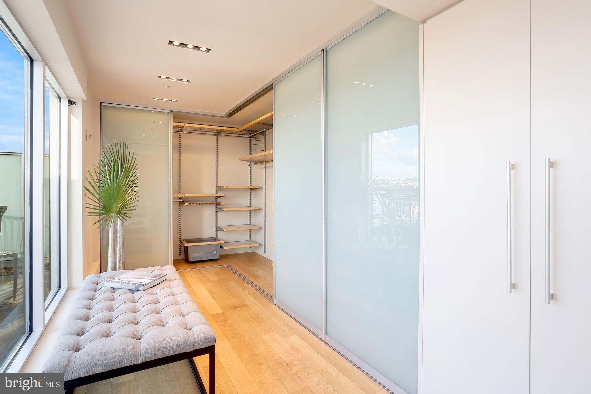 LOGAN CIRCLE - Residential