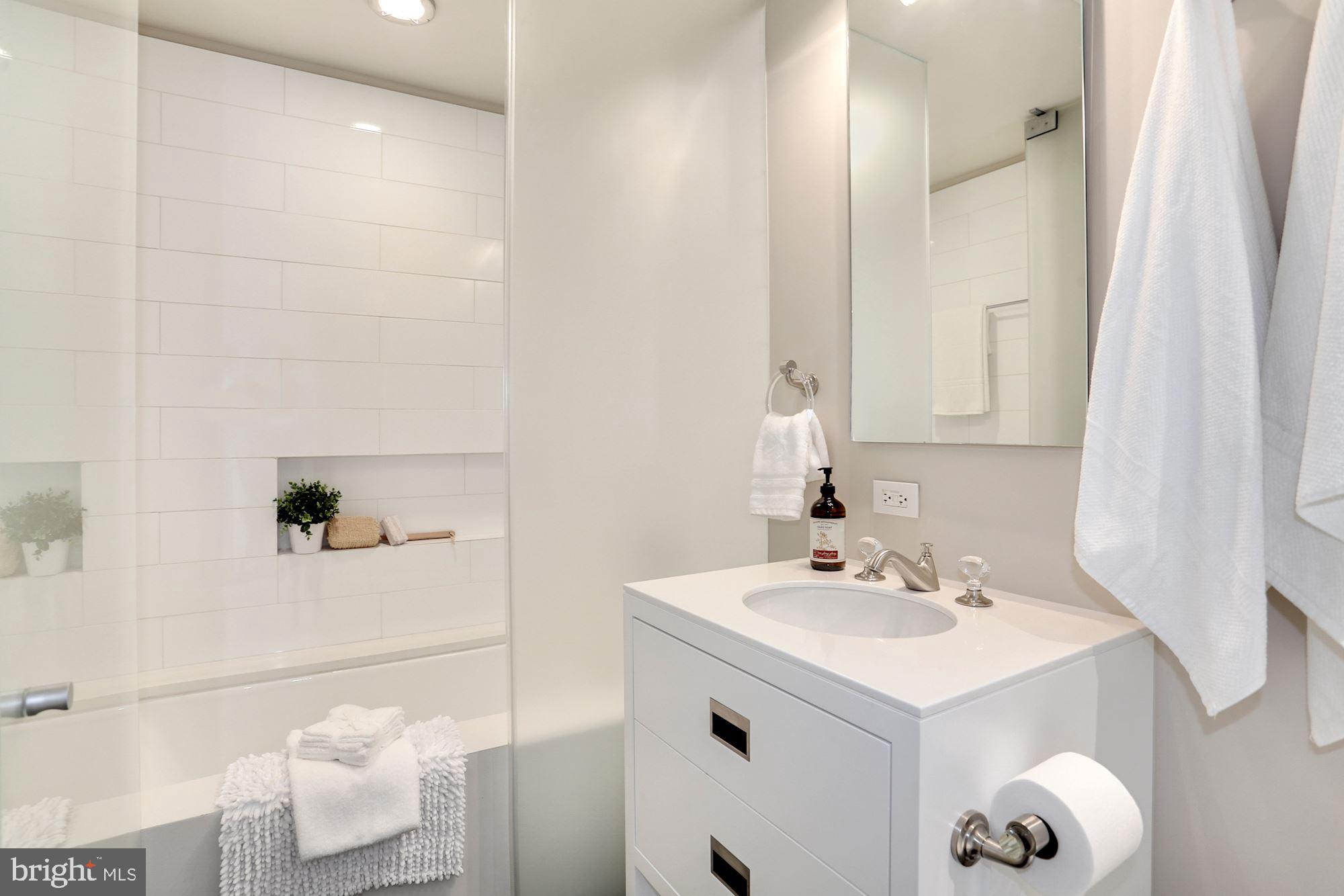 LOGAN CIRCLE - Residential