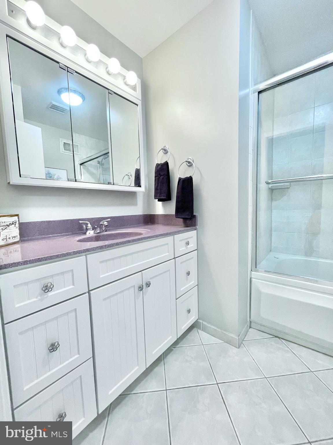 SARATOGA - Residential Lease