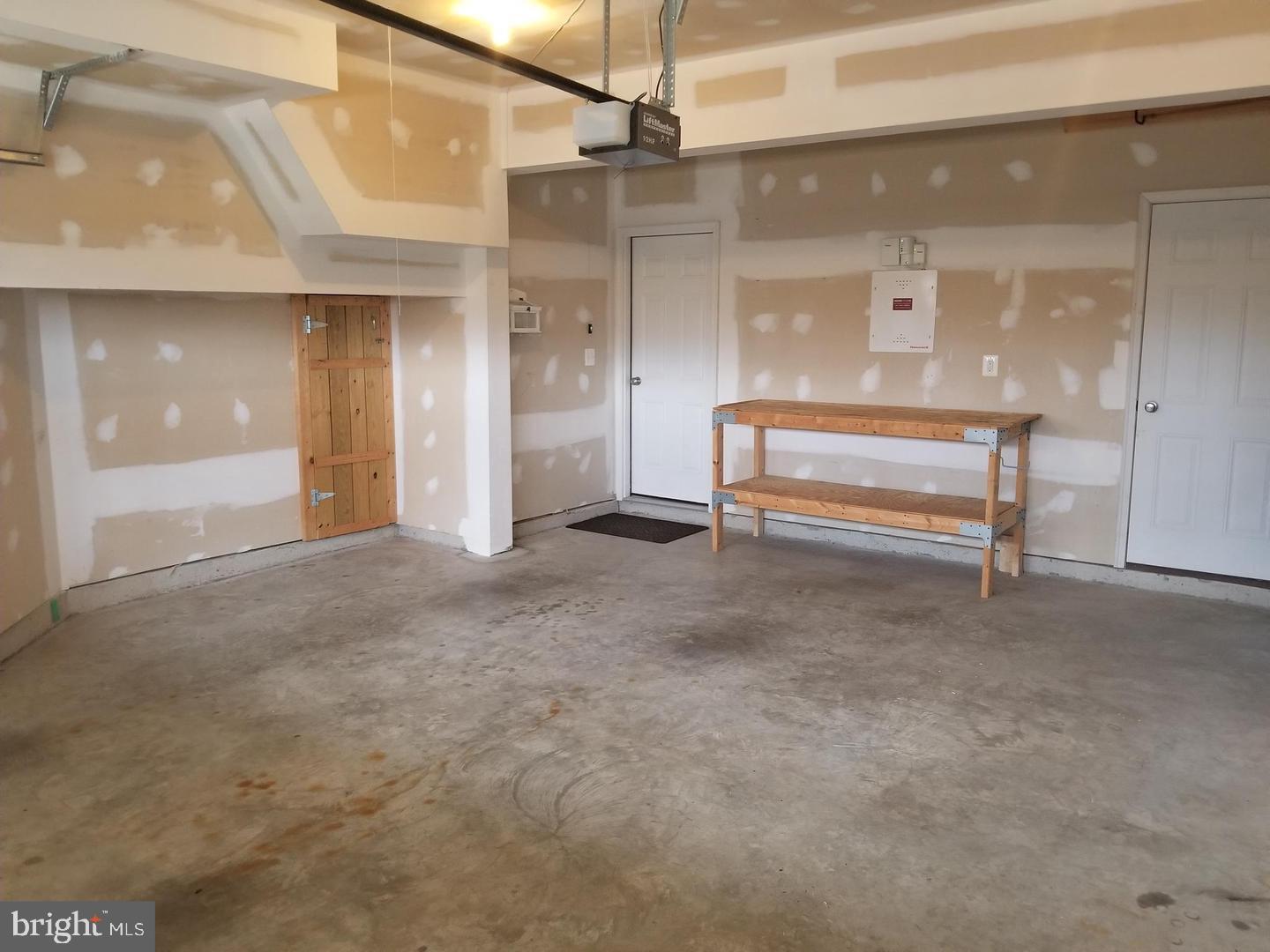 SOUTH RIDING - Residential Lease