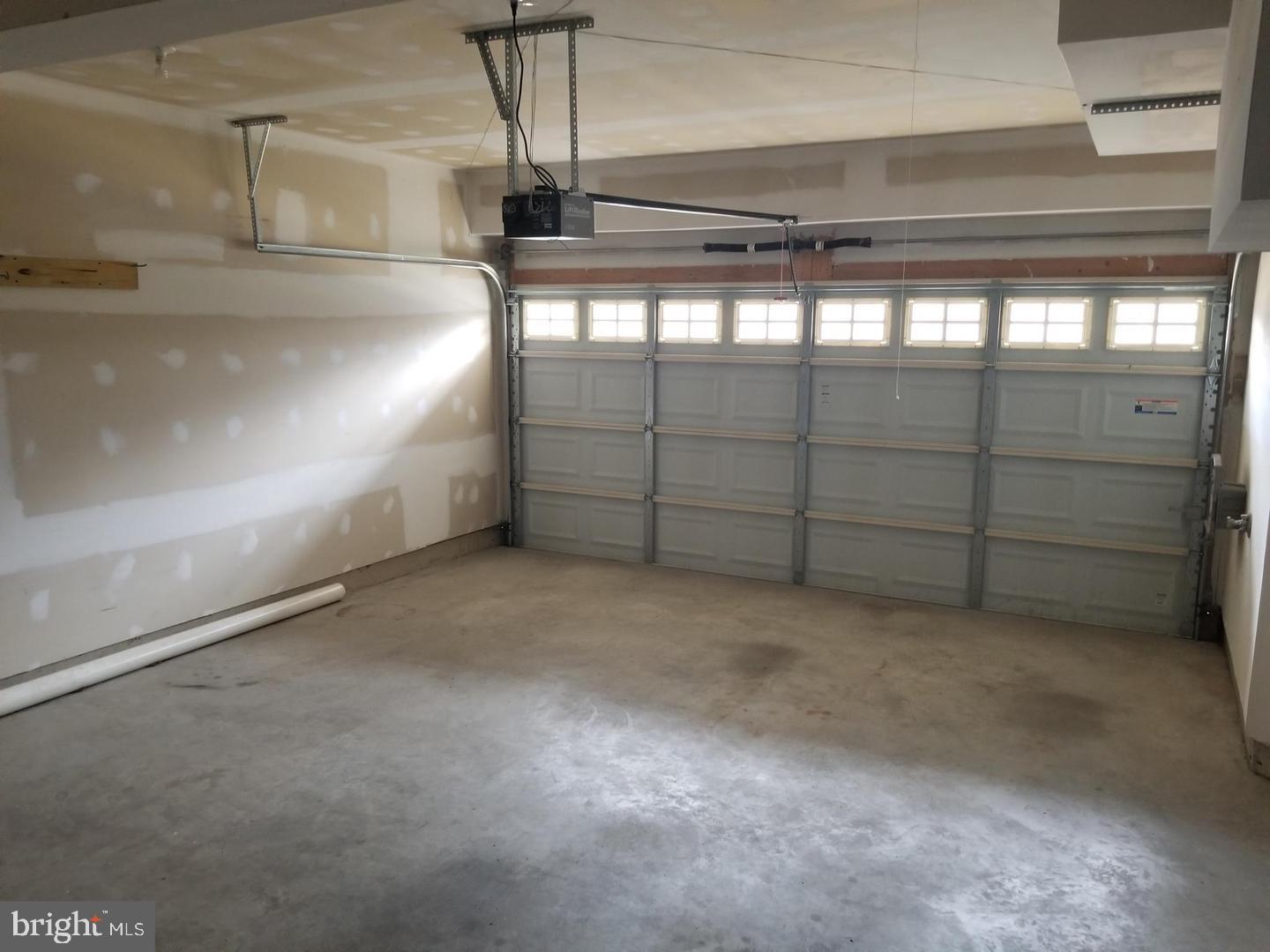 SOUTH RIDING - Residential Lease