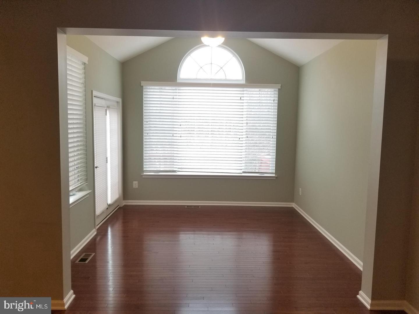 SOUTH RIDING - Residential Lease