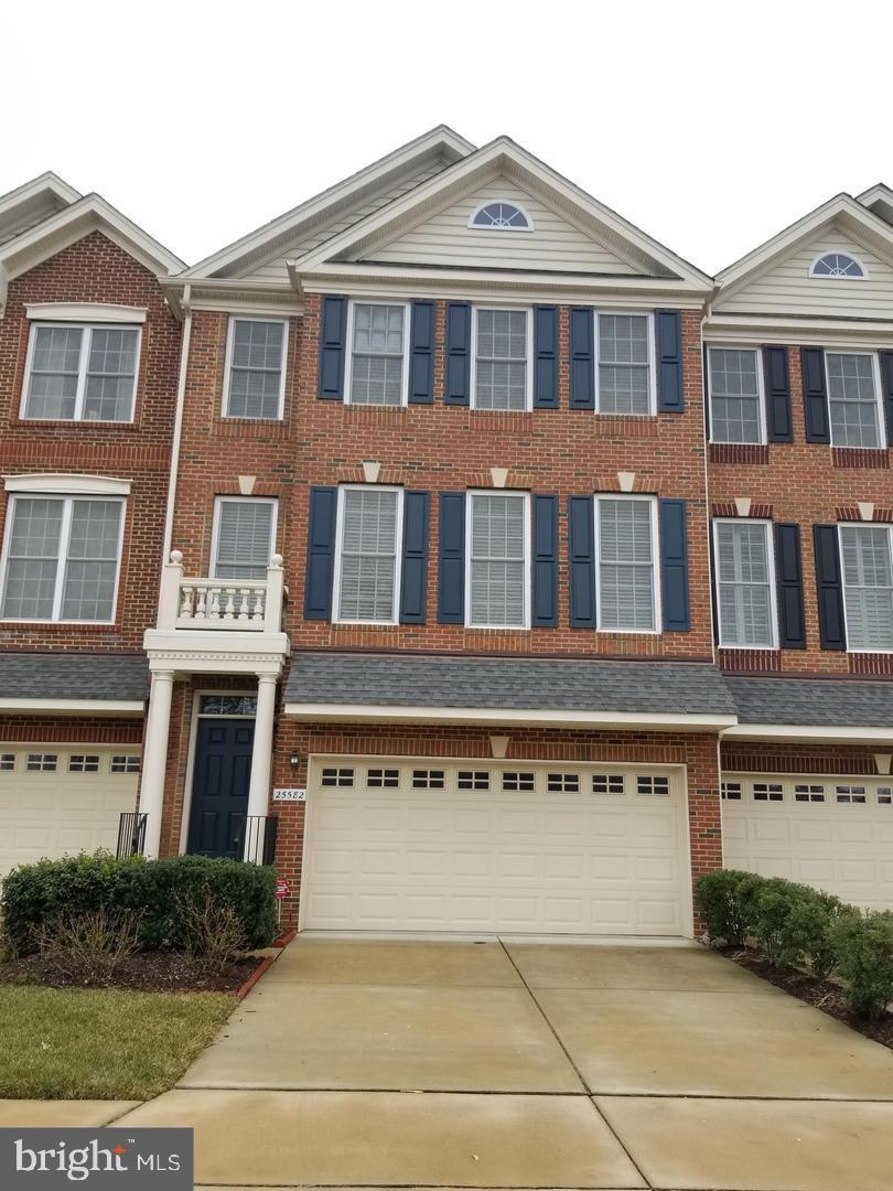 SOUTH RIDING - Residential Lease