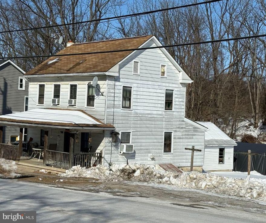 *PROPERTY BEING SOLD AS IS*

Great fixer-upper with tons of potential, conveniently located in between both York PA and Hanover PA. 
A perfect opportunity to add your personal touch and build instant equity! This property also comes with 1.246 acres of land (shown in pictures from road) and a workshop area. This is an AS IS property.