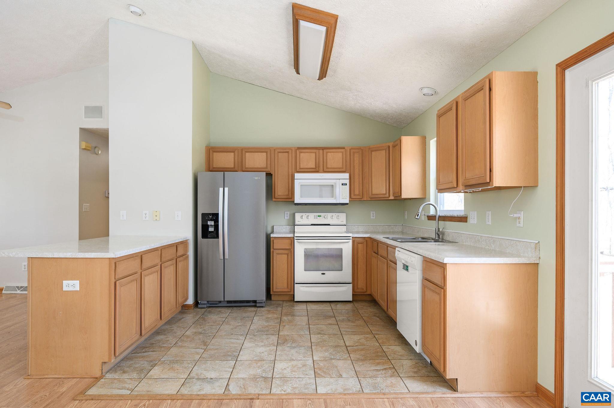 LAKE MONTICELLO - Residential