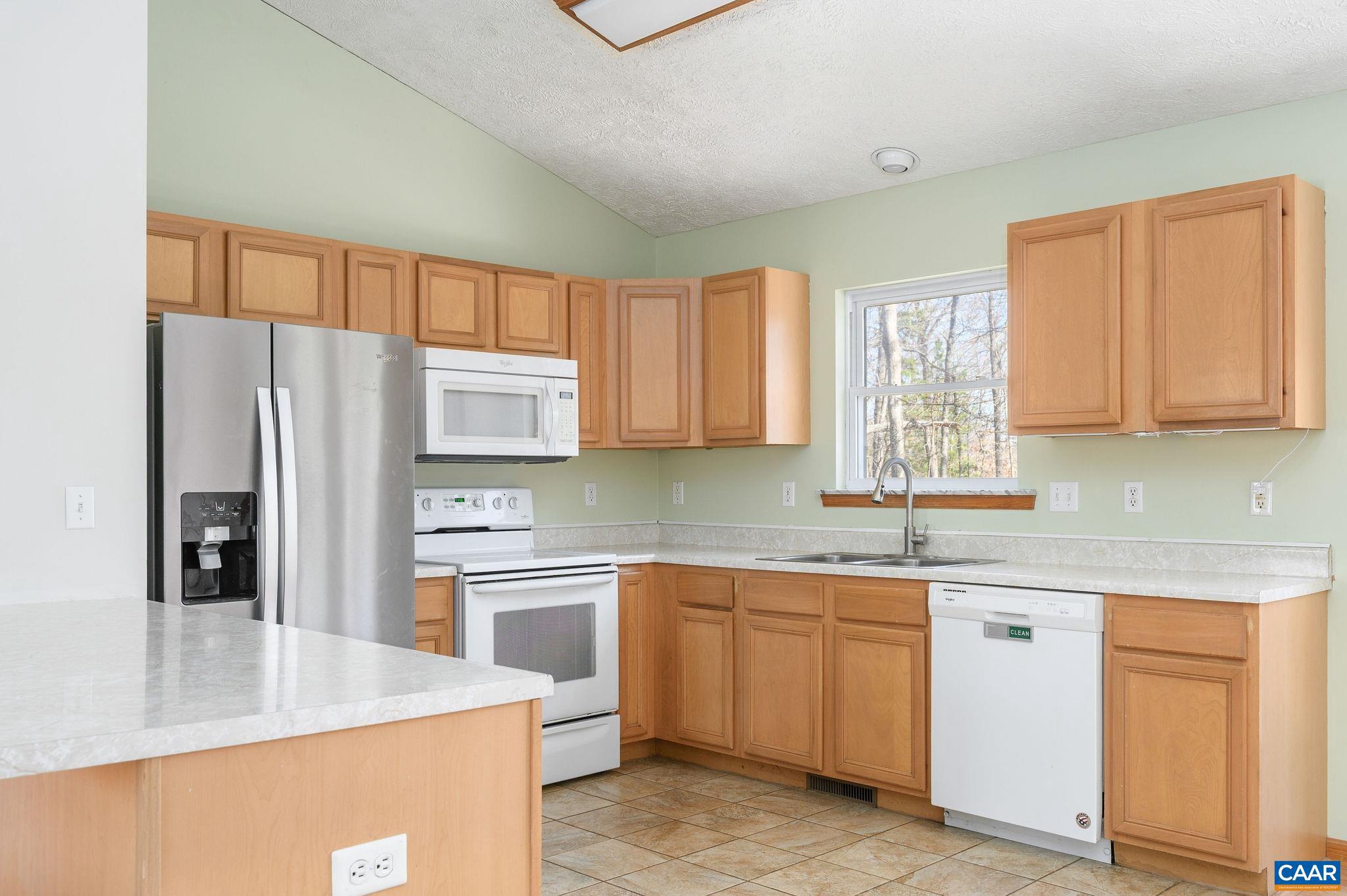 LAKE MONTICELLO - Residential