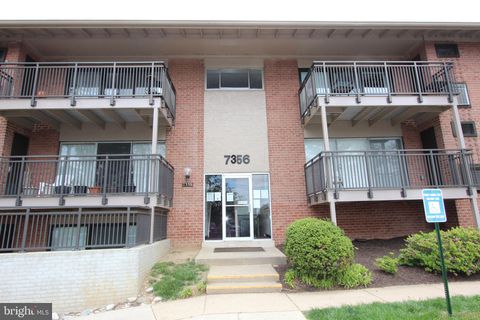 Photo of 7356 Lee Highway #T3, FALLS CHURCH, VA 22046 (MLS # VAFX2299136)
