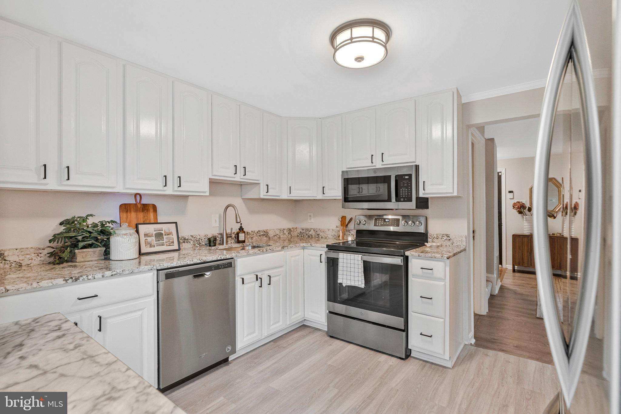 3170 ELLENWOOD DRIVE