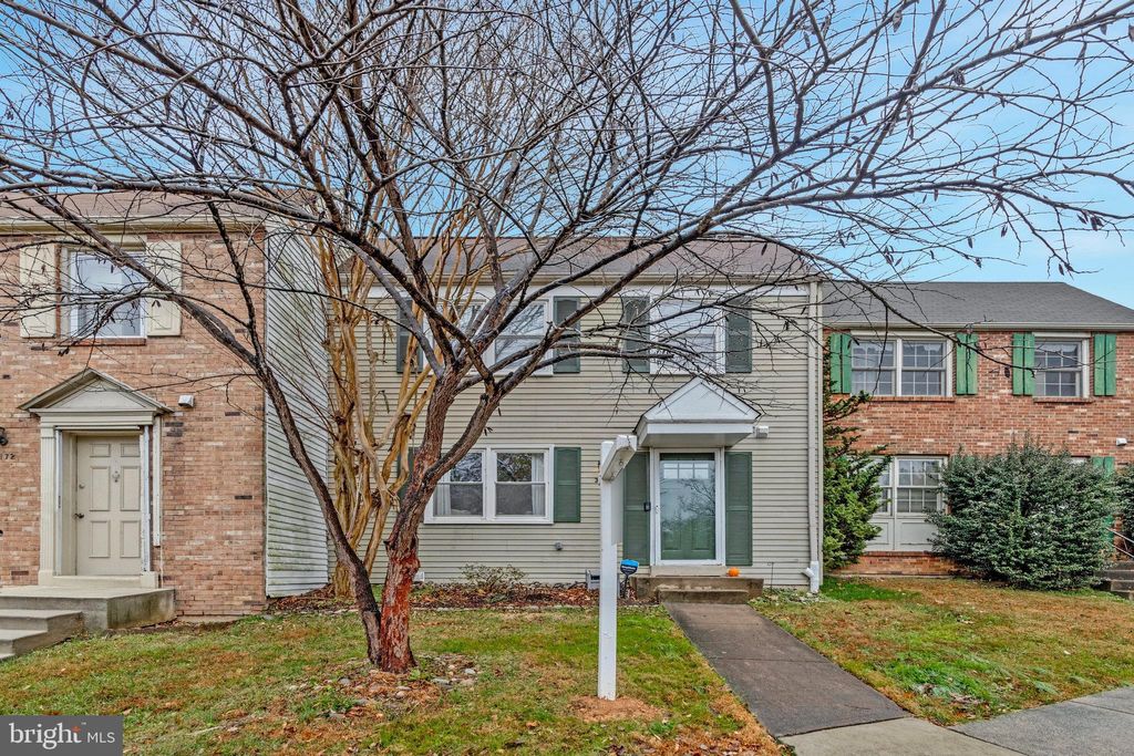 Photo of 3170 Ellenwood Drive, FAIRFAX, VA 22031 (MLS # VAFX2292530)