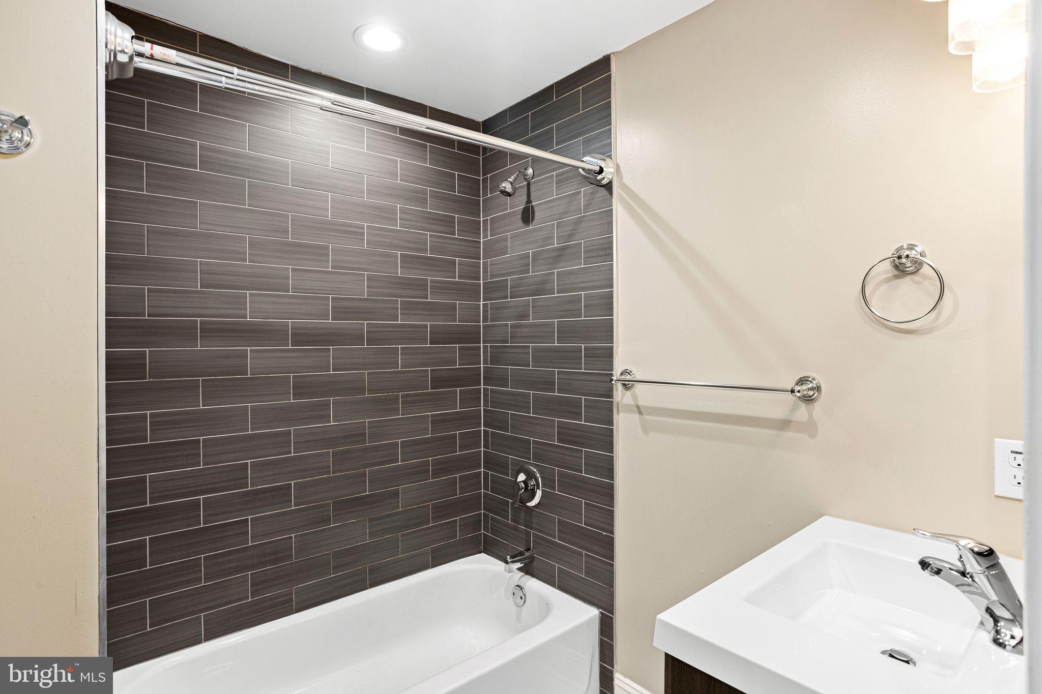 COBBS CREEK - Residential