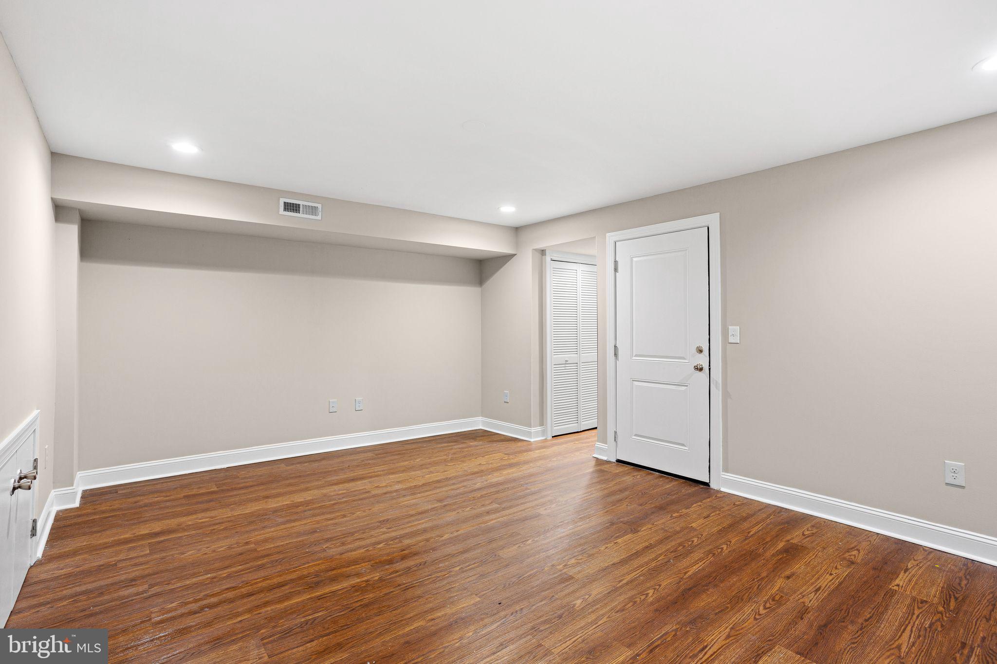 COBBS CREEK - Residential