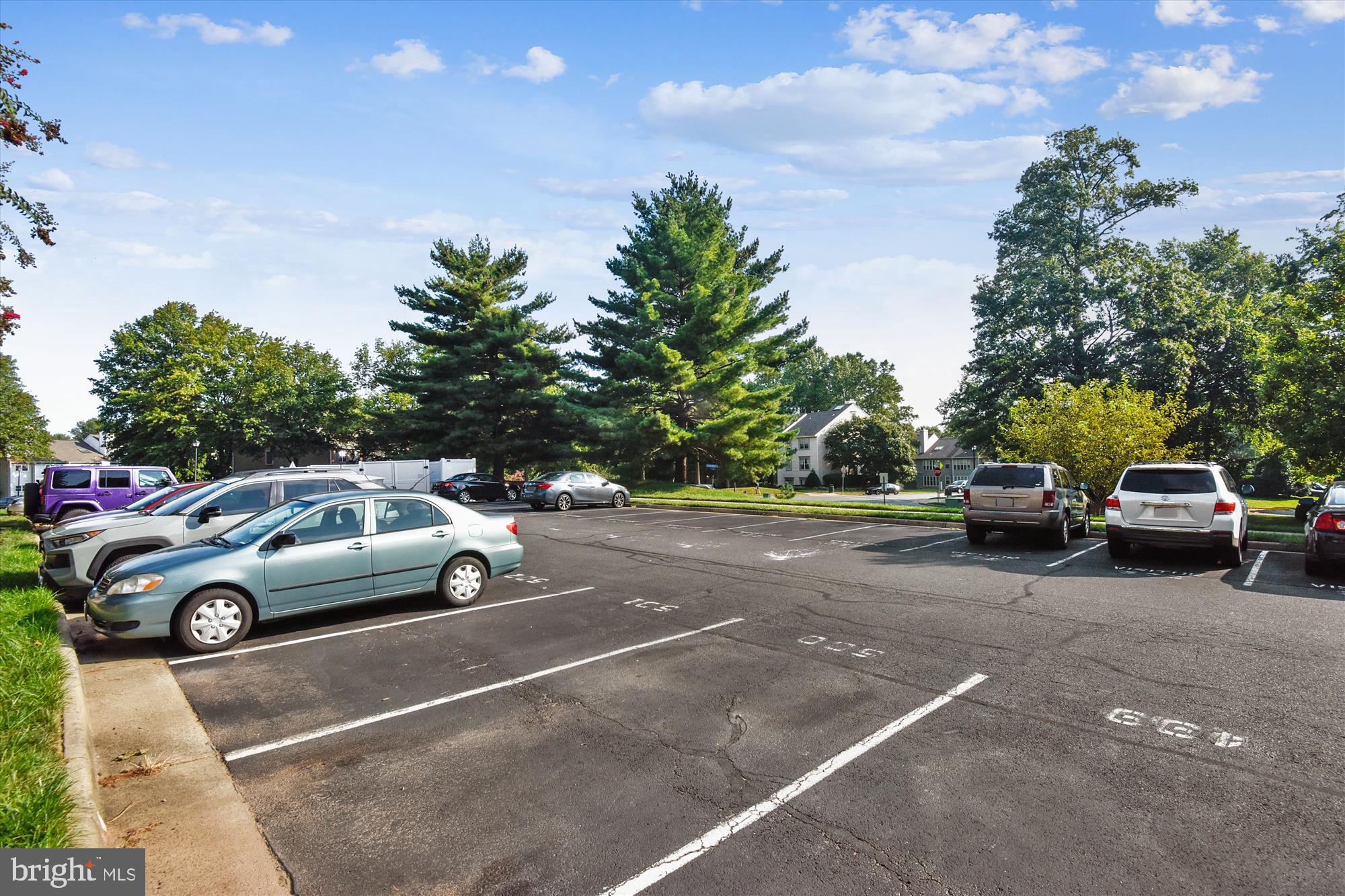 PENDERBROOK SQUARE CONDOMINIUMS - Residential Lease