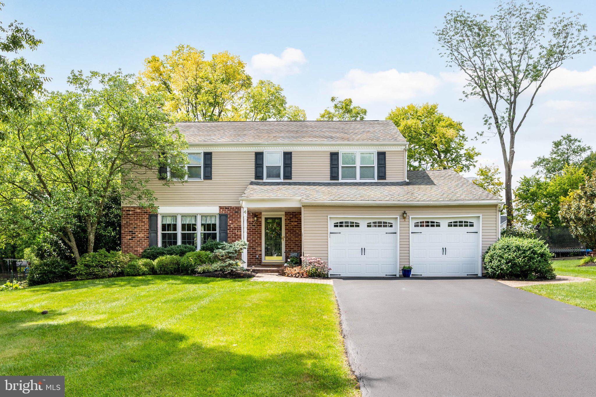 4 WOODSTOCK CIRCLE
