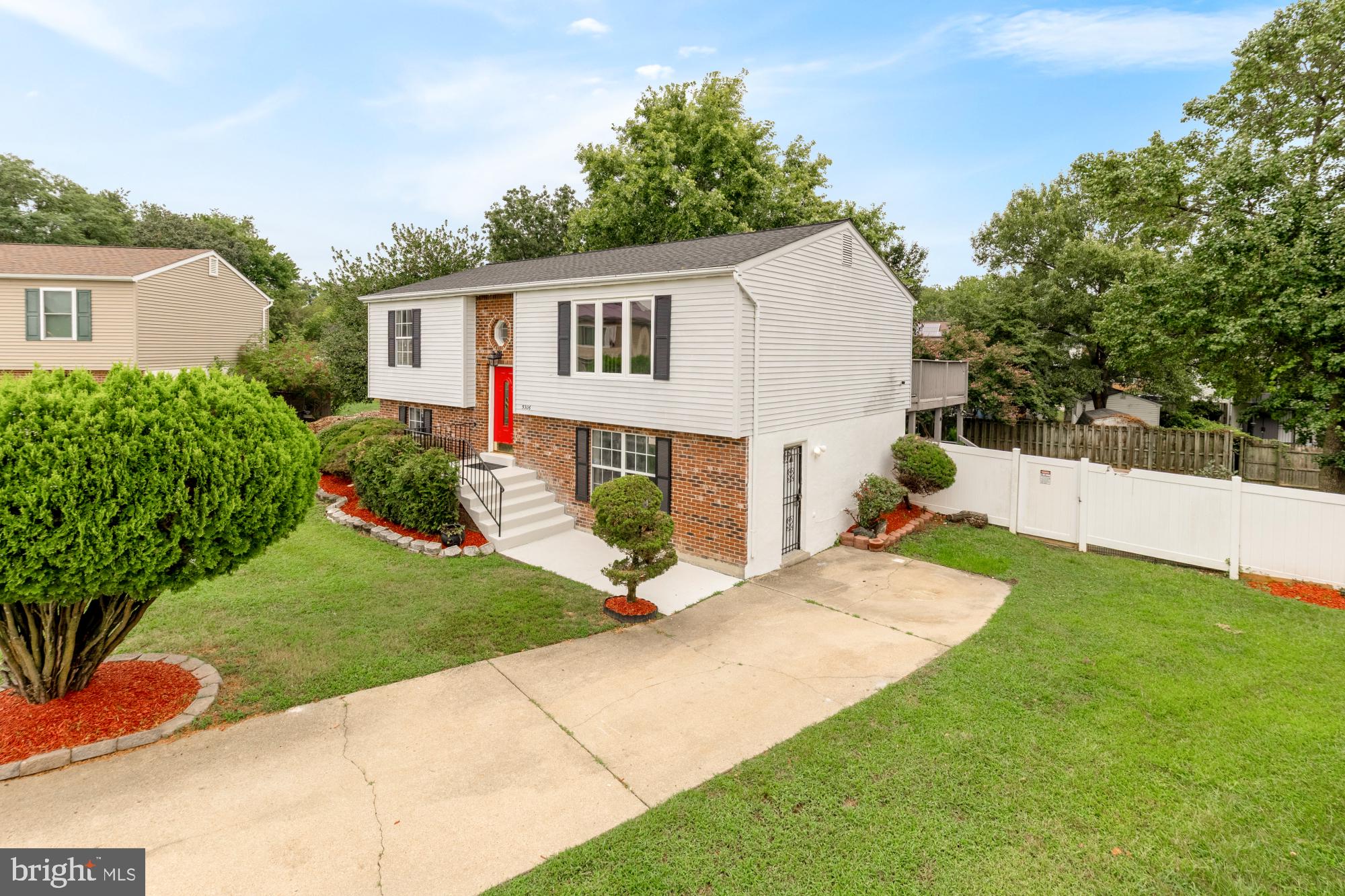Beautifully renovated 3-bedroom, 2-bath split-foyer home with modern updates throughout! The upper level offers 2 bedrooms, a full bathroom with both a standing shower and soaking tub, a spacious living room, and a renovated kitchen featuring new cabinets, sink, and flooring. The lower level includes a third bedroom, a second full bathroom, laundry room, and direct access to the backyard. Enjoy the outdoors with a huge backyard and a unique two-level deck—the lower level provides a courtyard-style feel, perfect for entertaining or relaxing. This home has been fully refreshed and cleaned to perfection, ready for its new owner!
Seller prefers to use the title company SMART Settlement