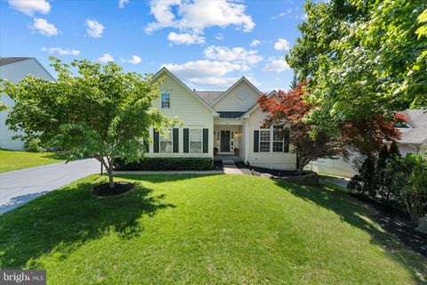 Photo of 369 Cannon Way, WARRENTON, VA 20186 (MLS # VAFQ2021886)