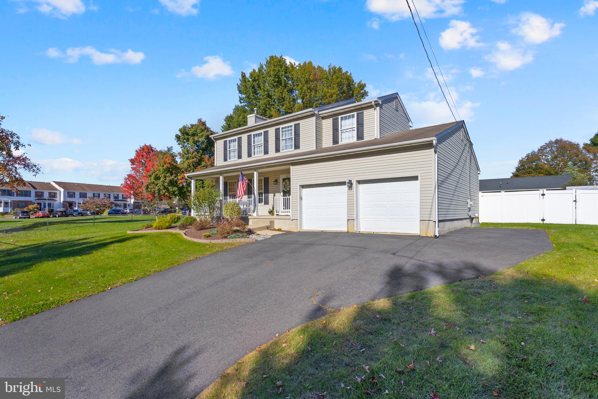 31 W CONSTITUTION DRIVE