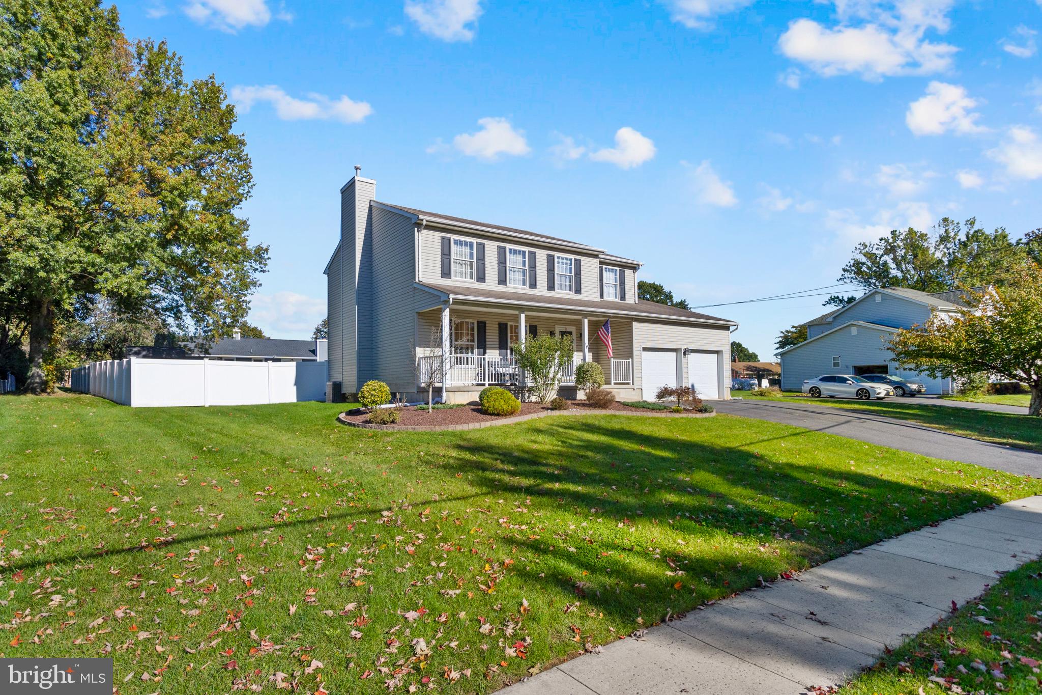 31 W CONSTITUTION DRIVE