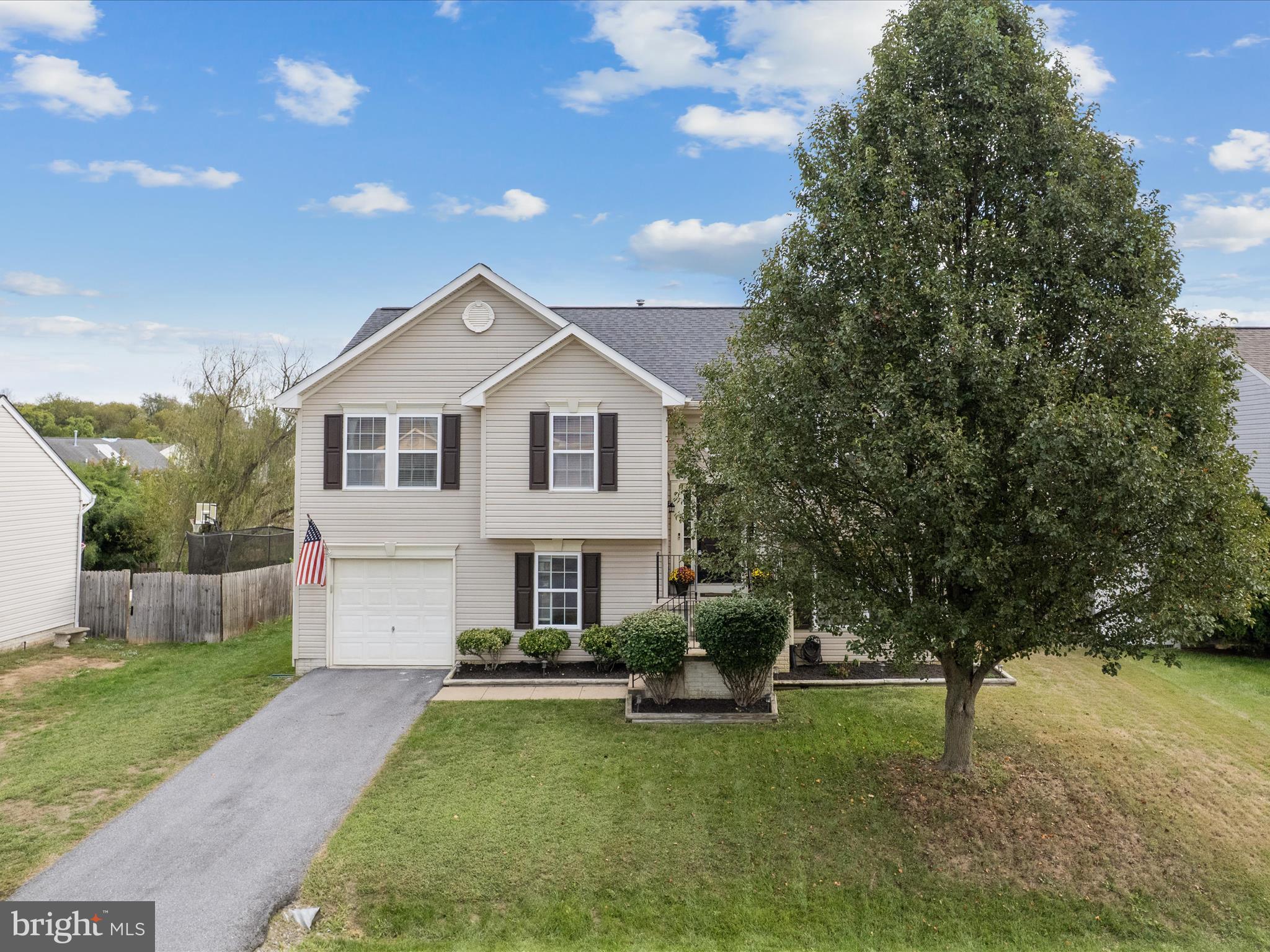 SYCAMORE VILLAGE - Residential