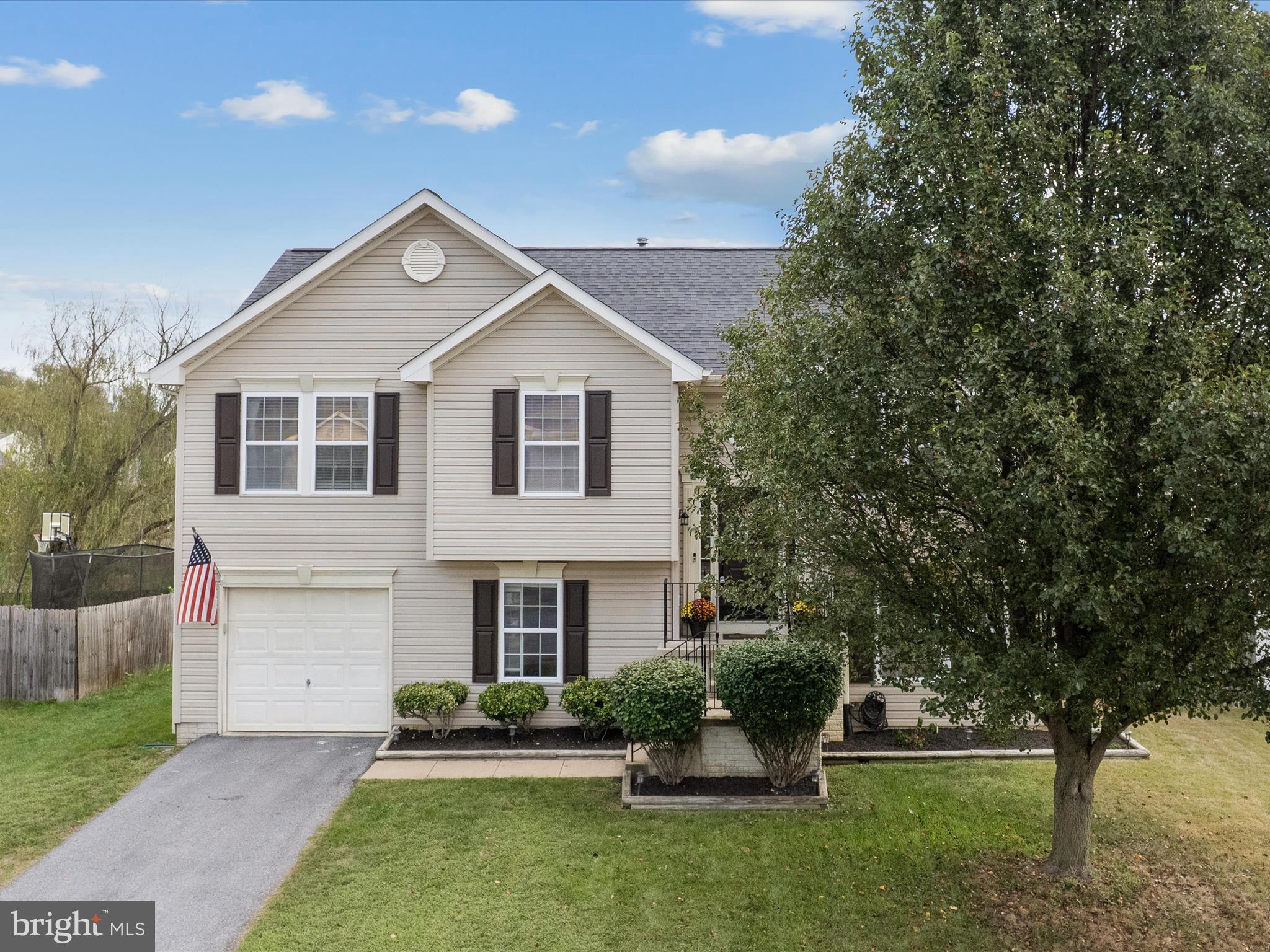 SYCAMORE VILLAGE - Residential