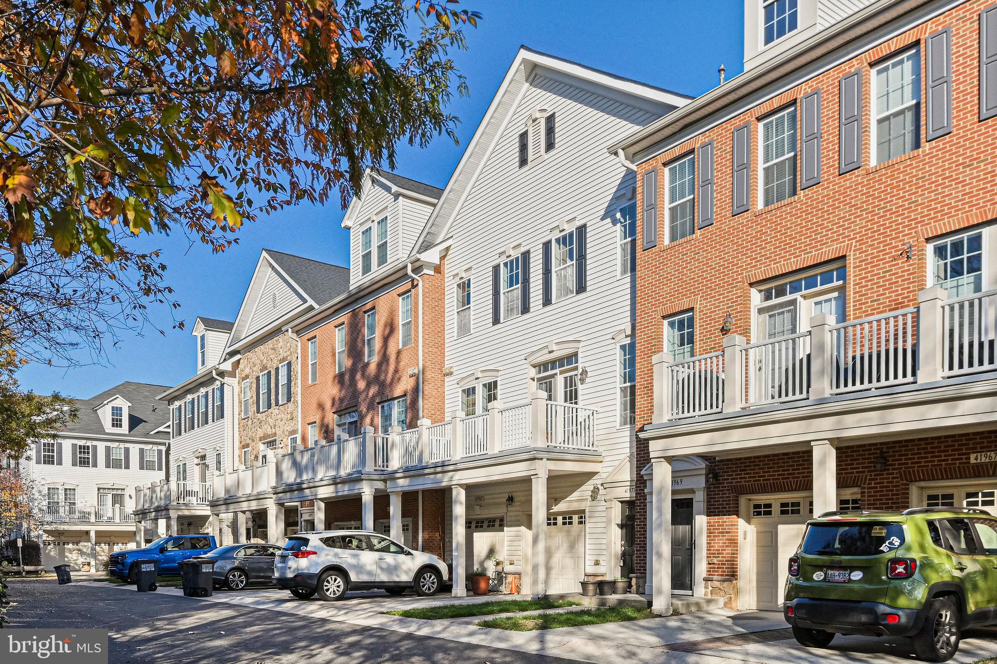 STONE SPRINGS CONDOMINIUMS - Residential