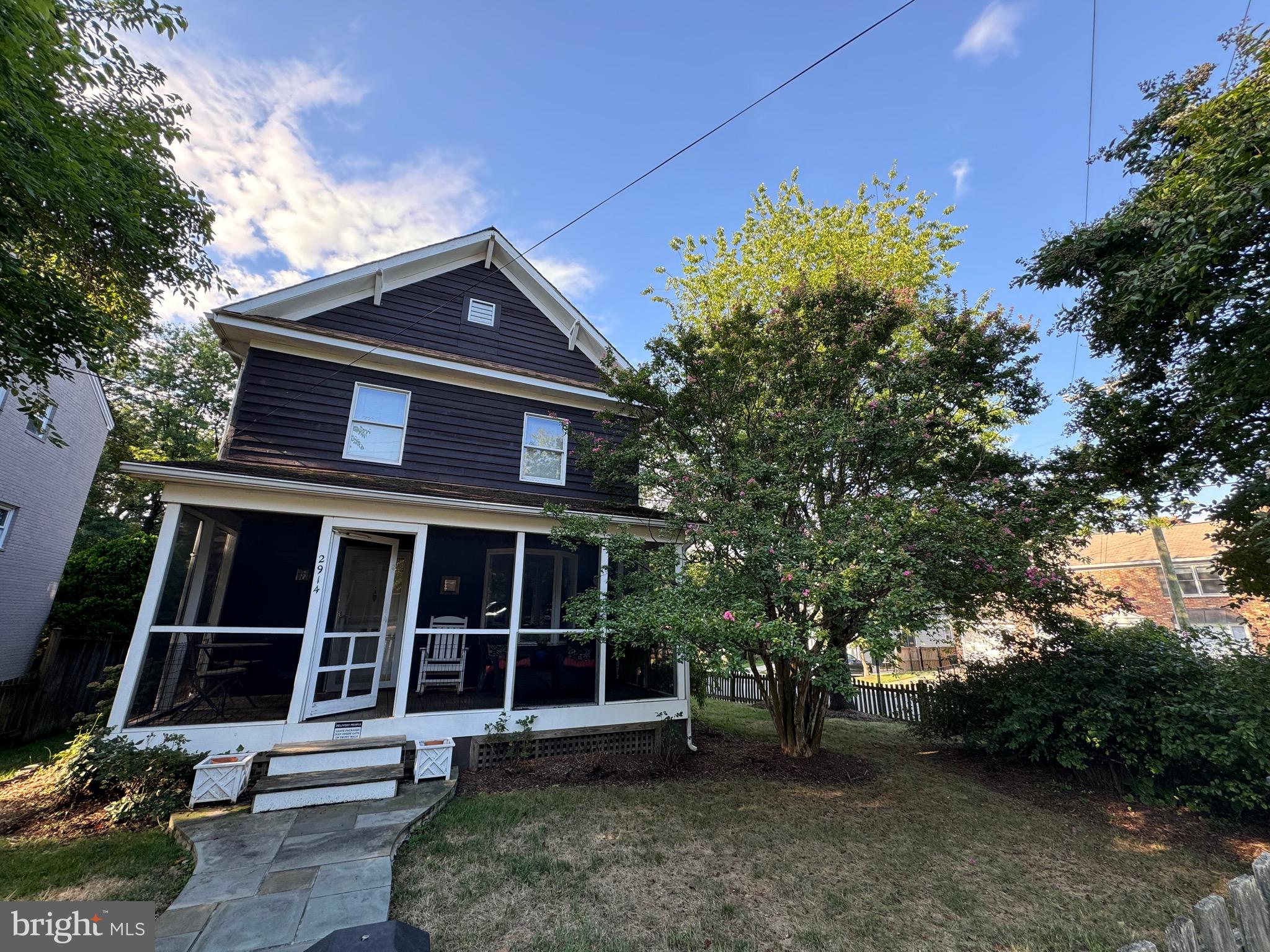 CLARENDON - Residential Lease