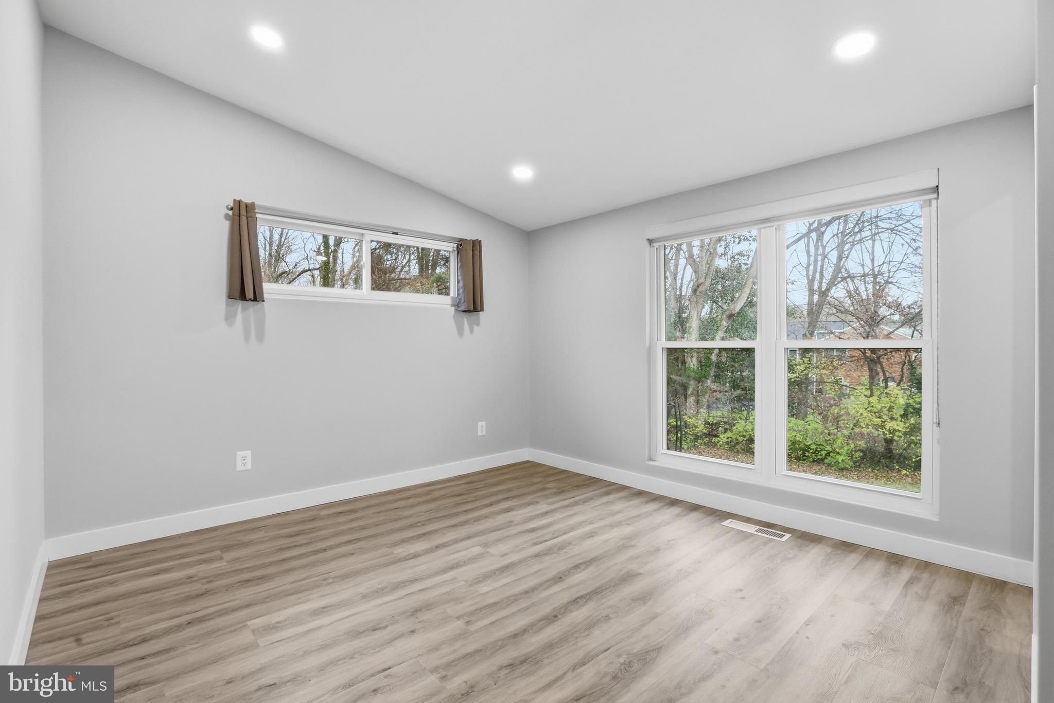 GRASS RIDGE - Residential Lease