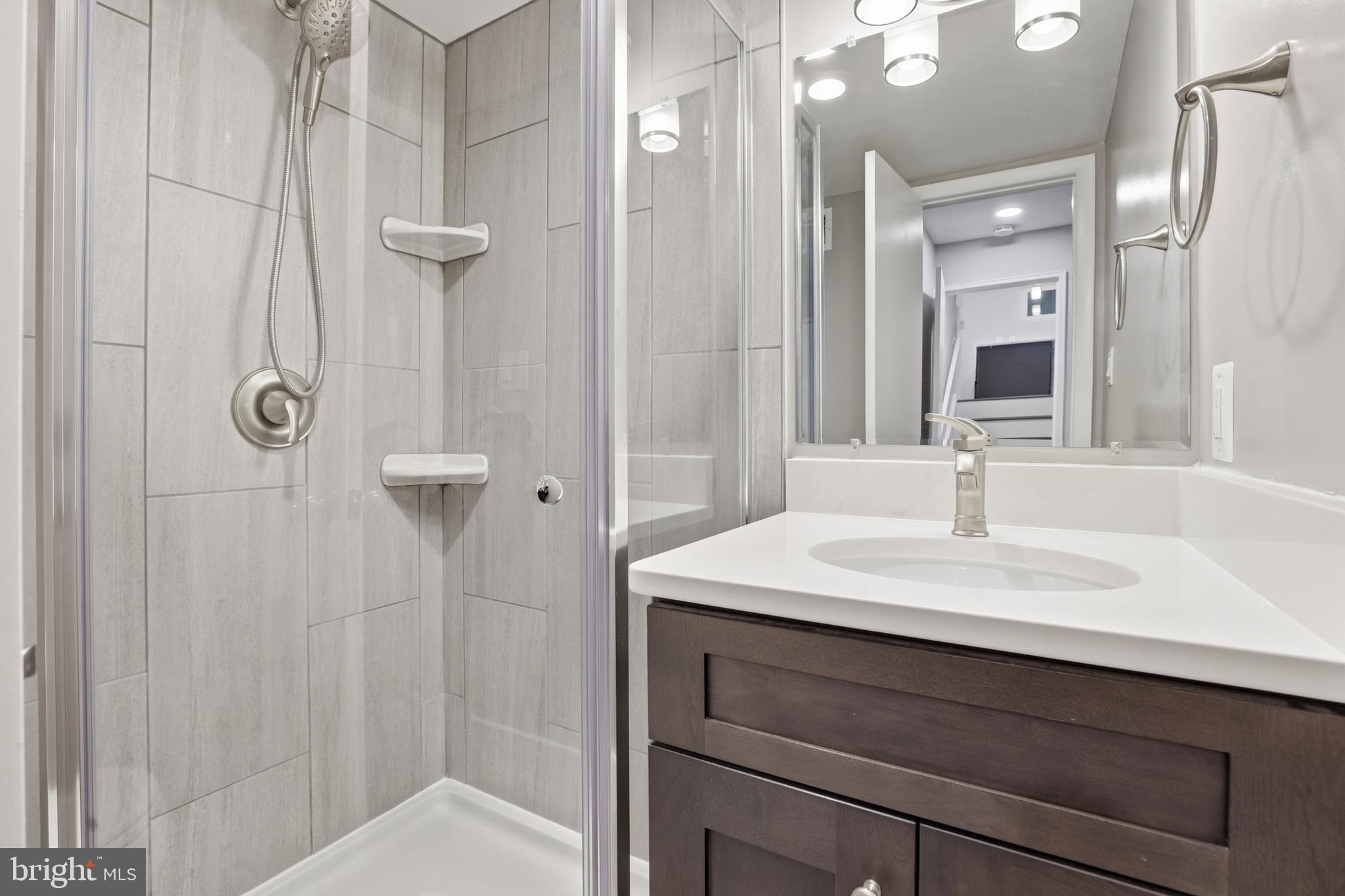 GRASS RIDGE - Residential Lease