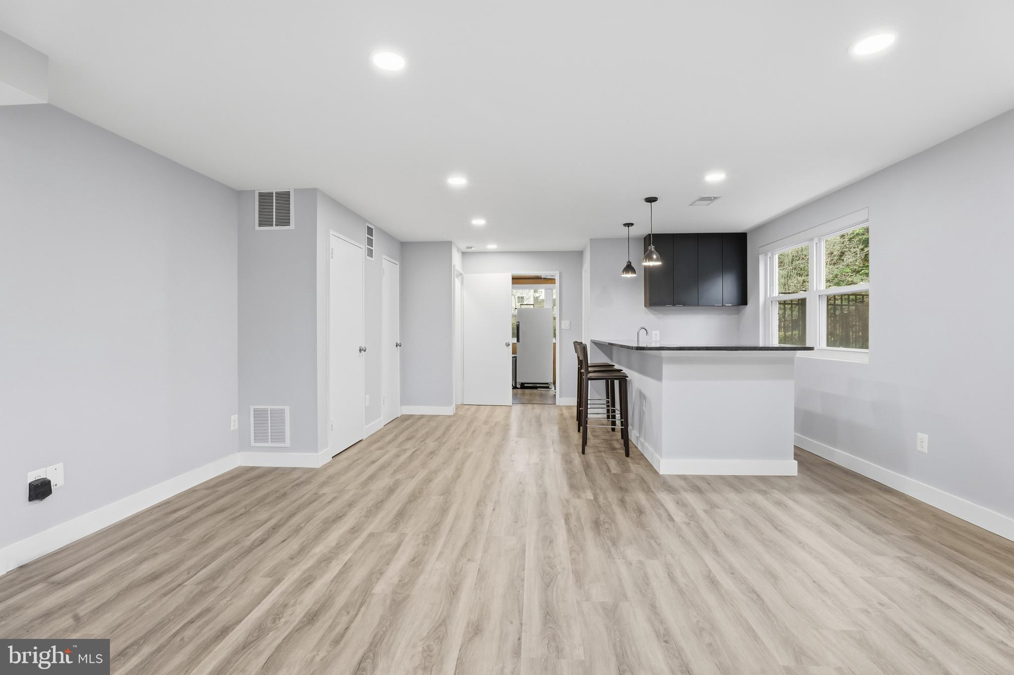 GRASS RIDGE - Residential Lease