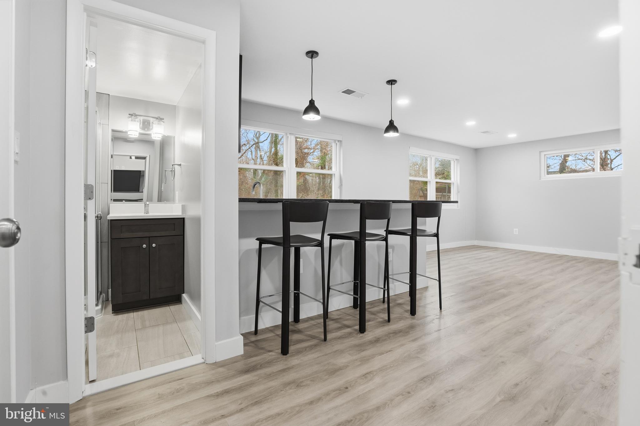 GRASS RIDGE - Residential Lease