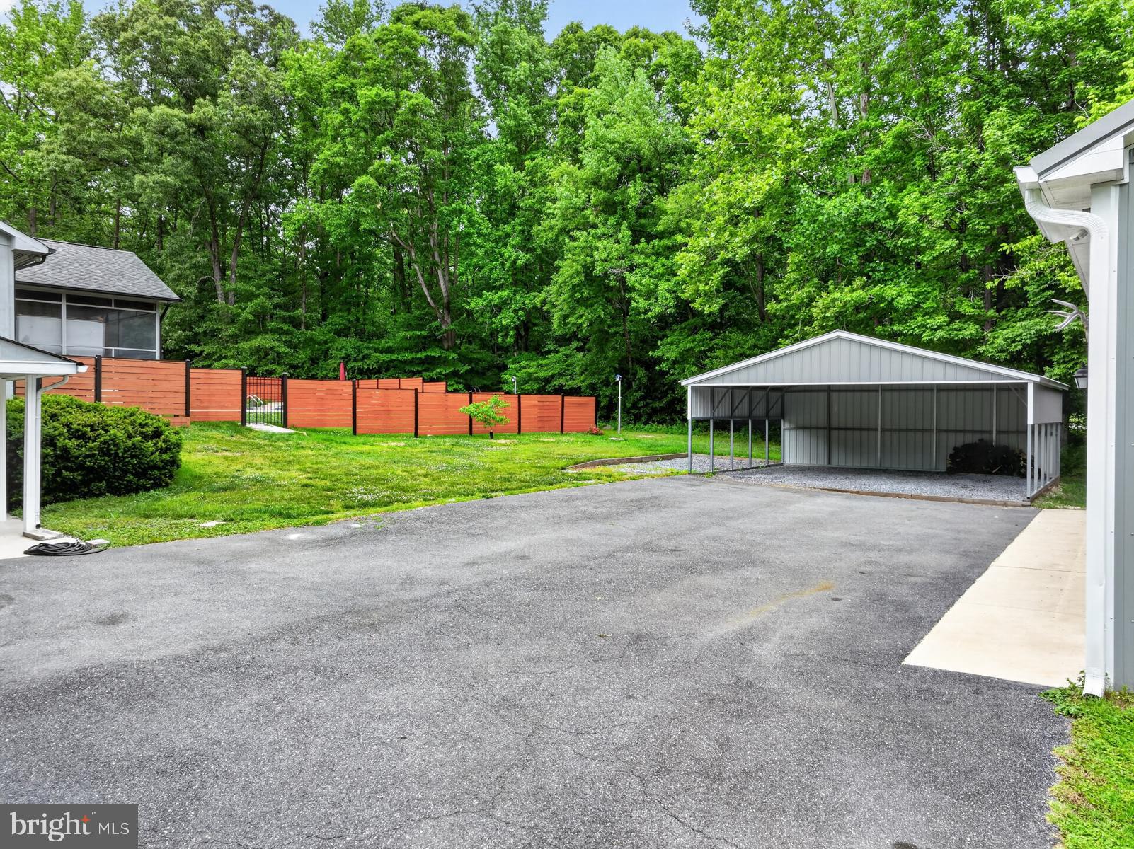 HARDESTY ESTATES - Residential