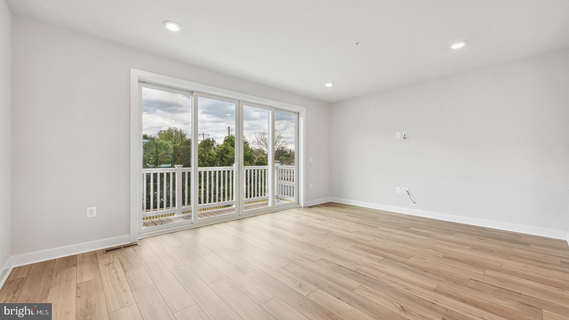 NORTHFAX WEST - Residential