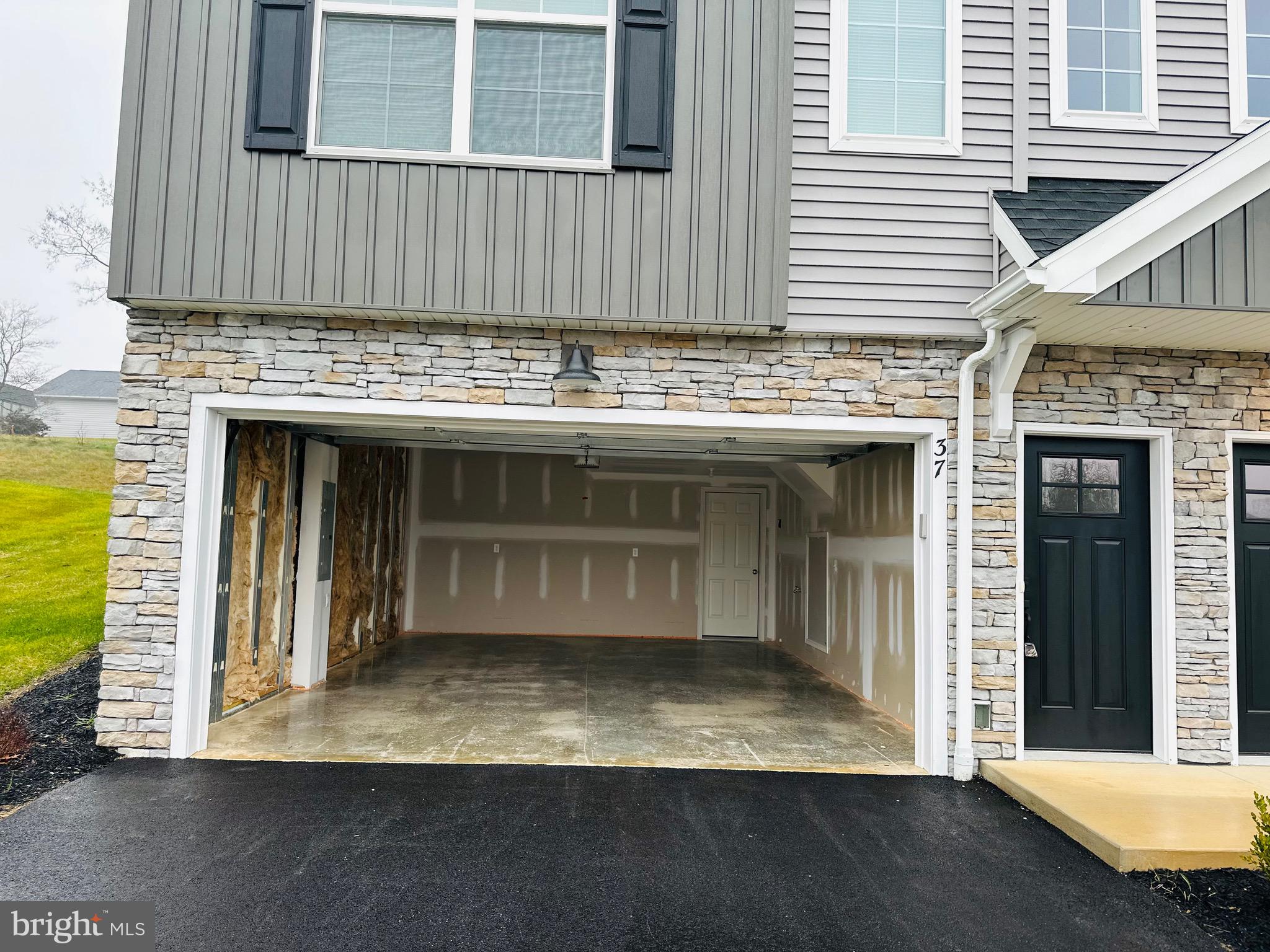 NORTH RIDGE - Residential Lease