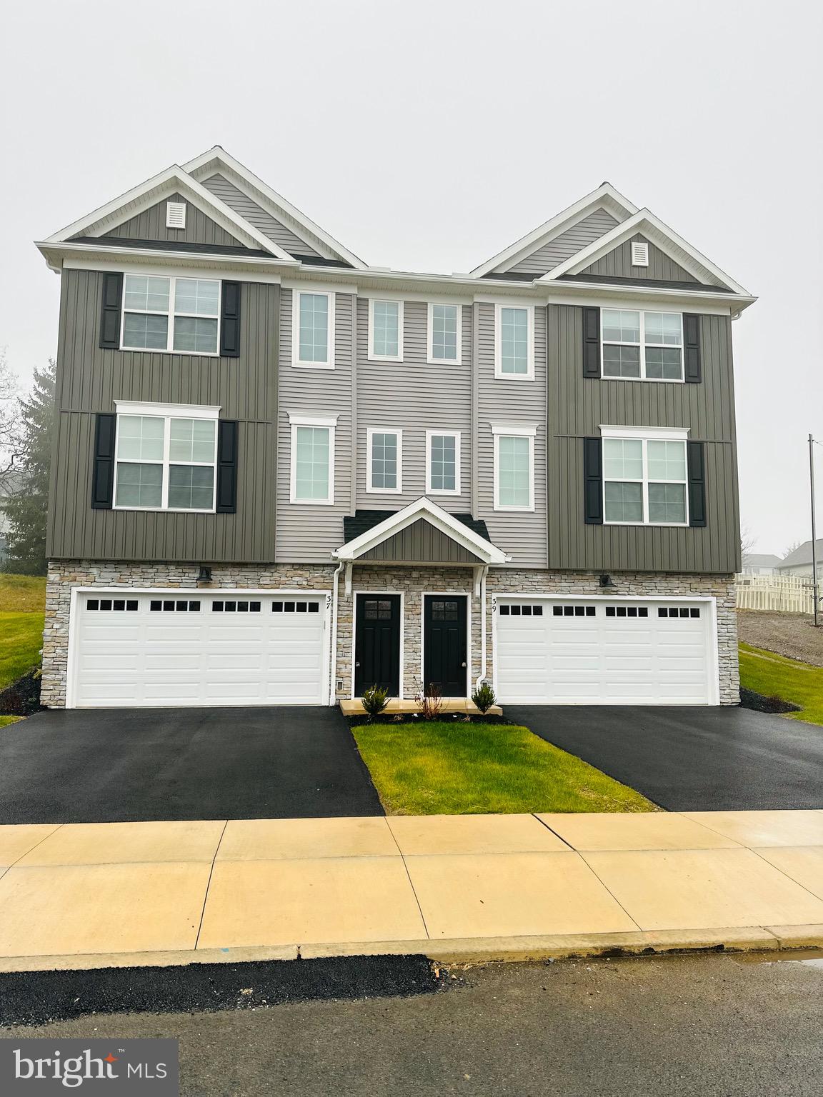 NORTH RIDGE - Residential Lease