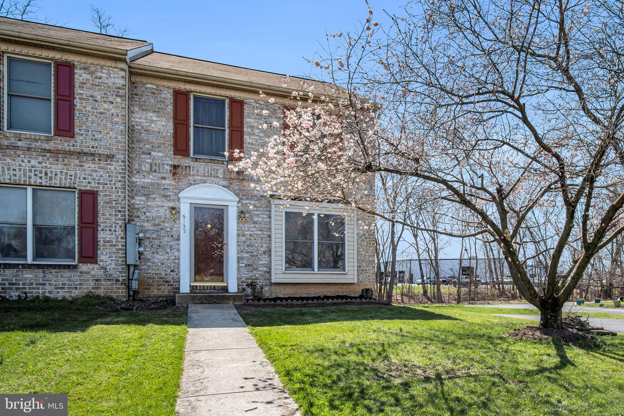 HAMPDEN COURT - Residential Lease