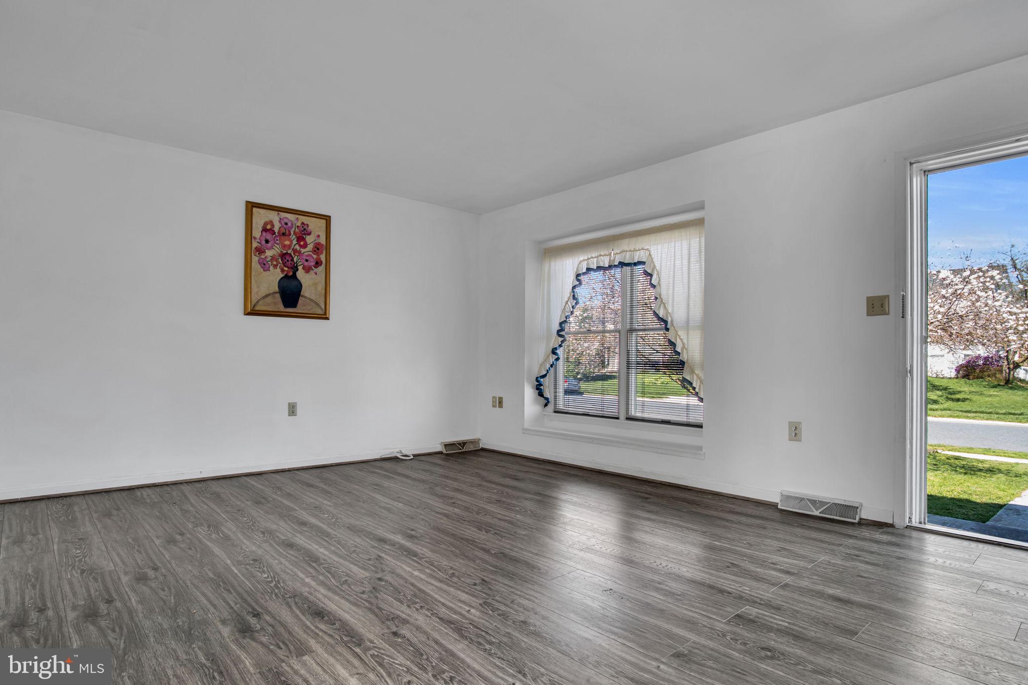 HAMPDEN COURT - Residential Lease