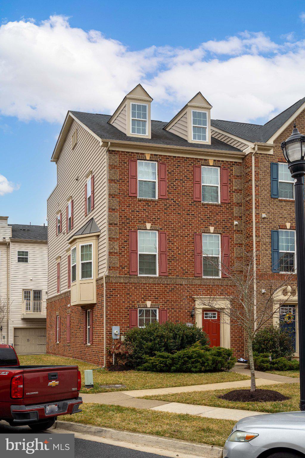 GREENBELT STATION - Residential