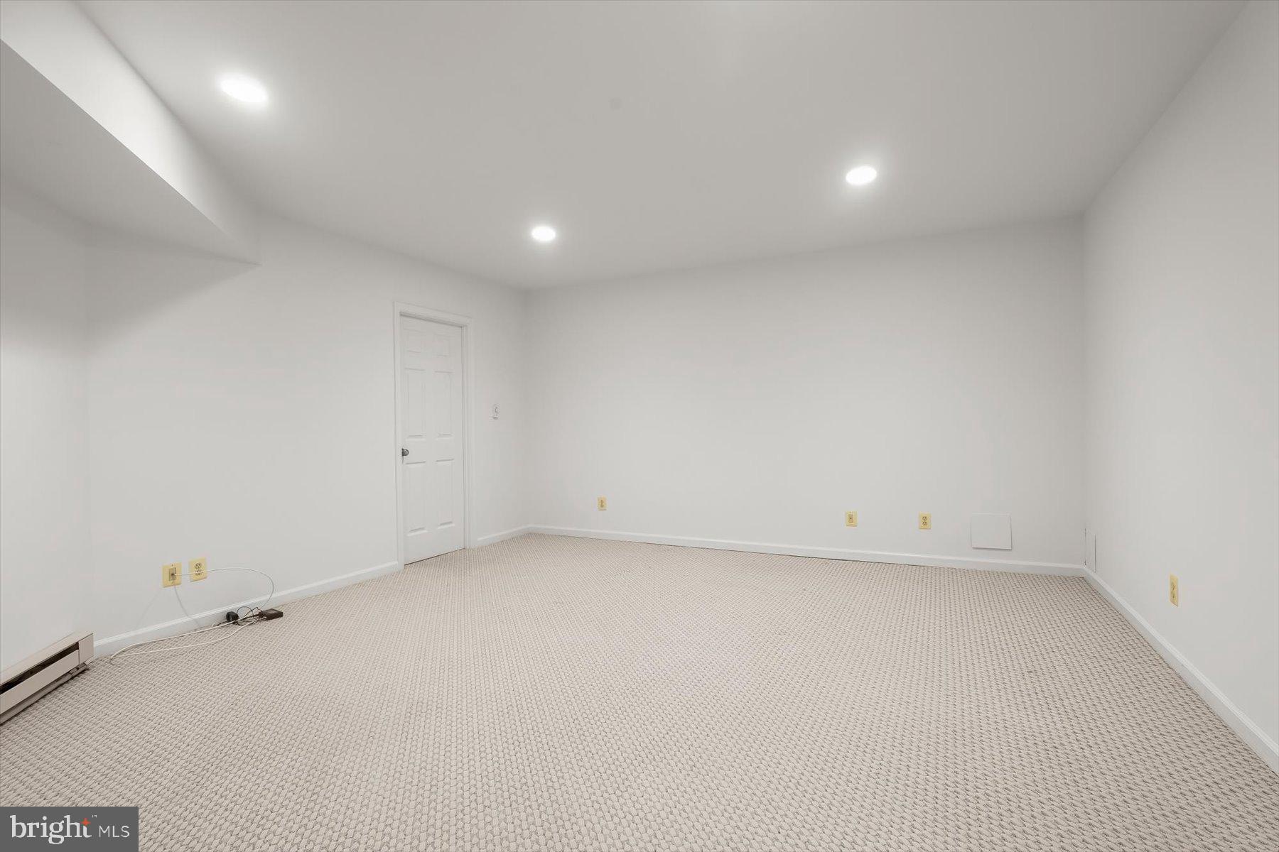 TRIADELPHIA WOODS - Residential