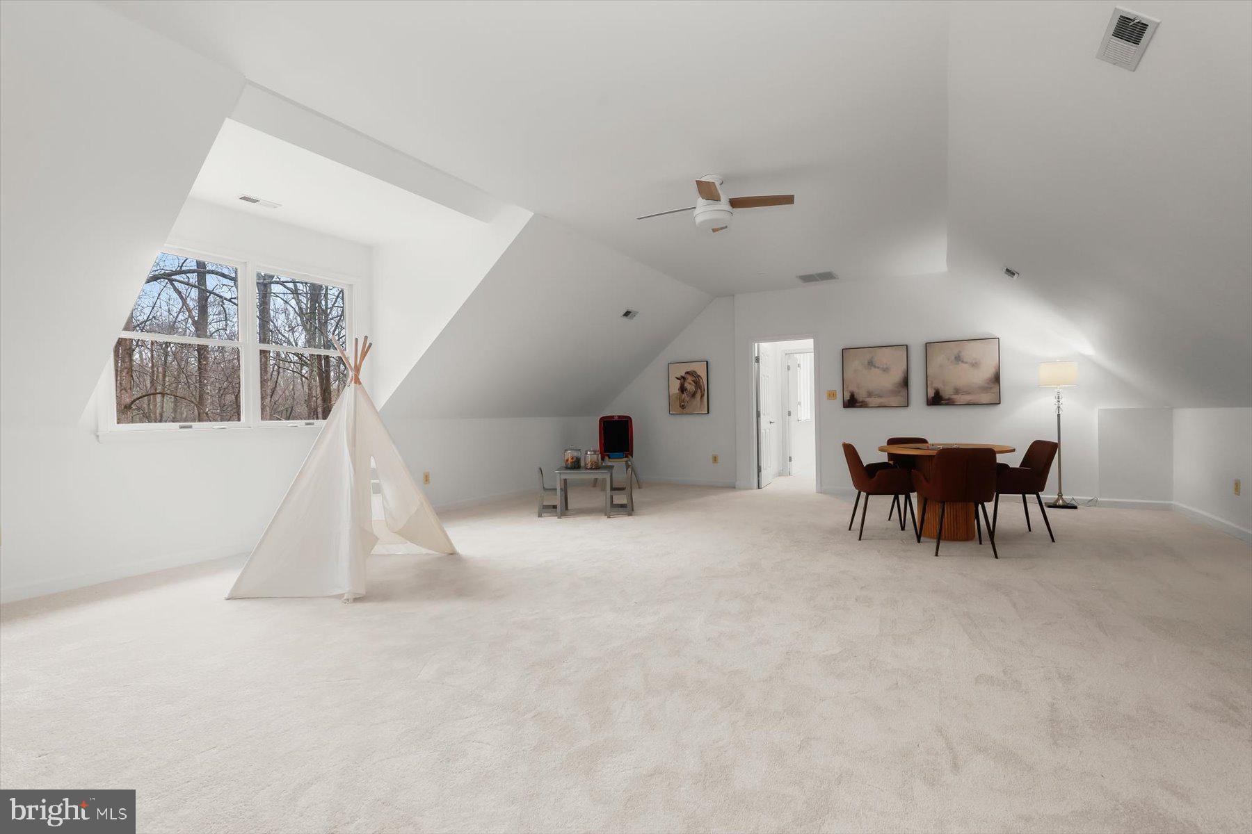 TRIADELPHIA WOODS - Residential