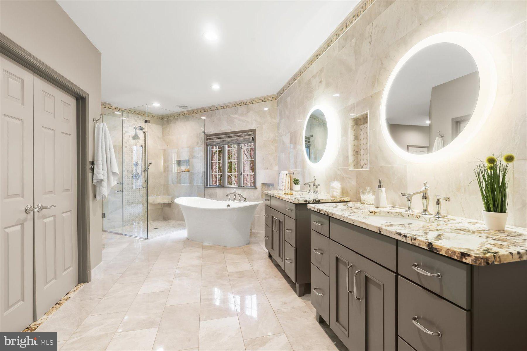 TRIADELPHIA WOODS - Residential