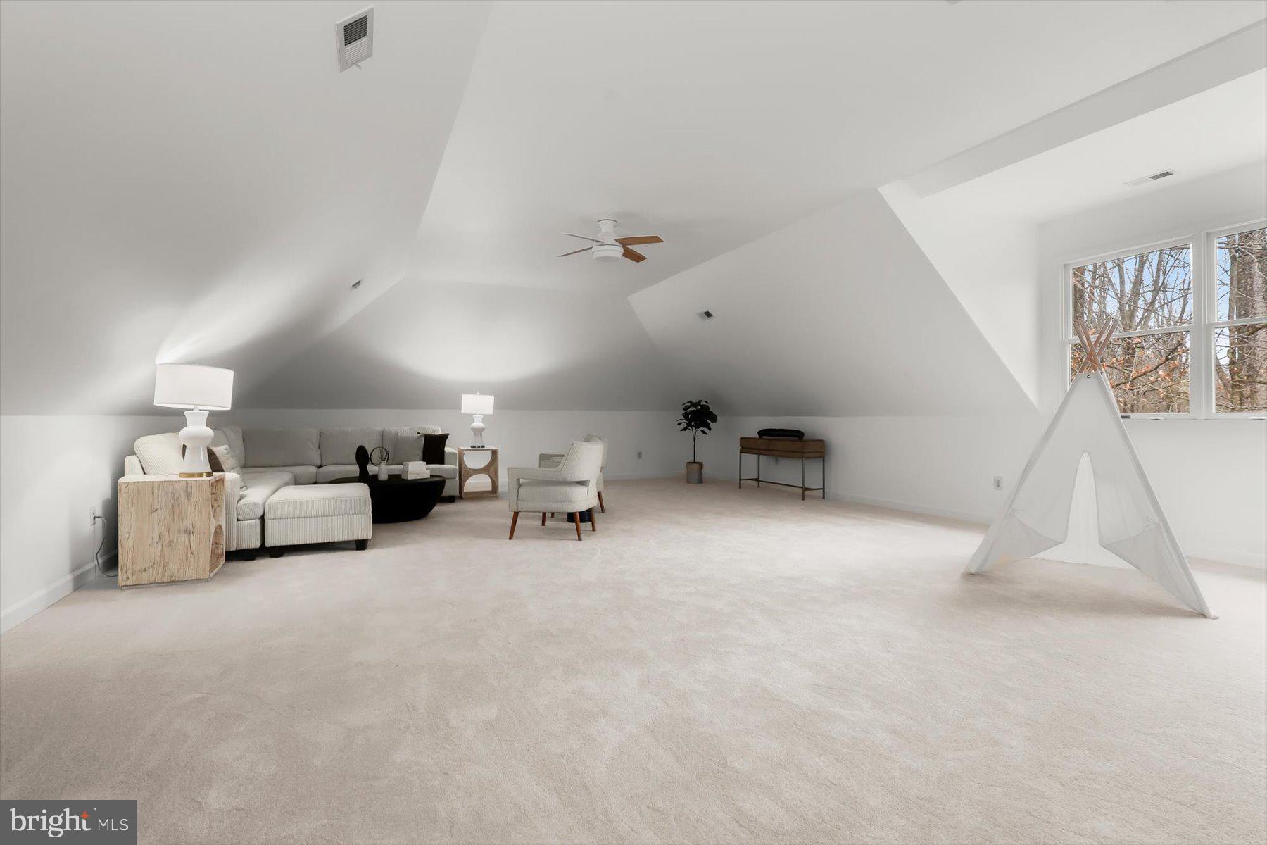 TRIADELPHIA WOODS - Residential