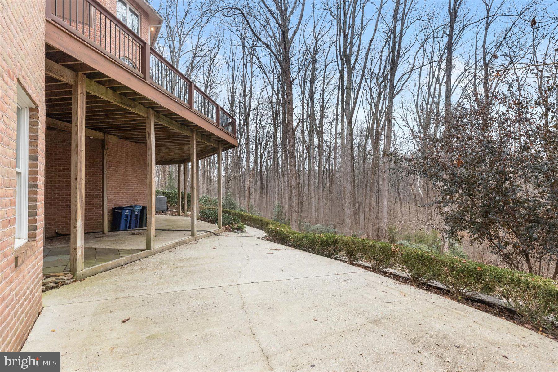 TRIADELPHIA WOODS - Residential