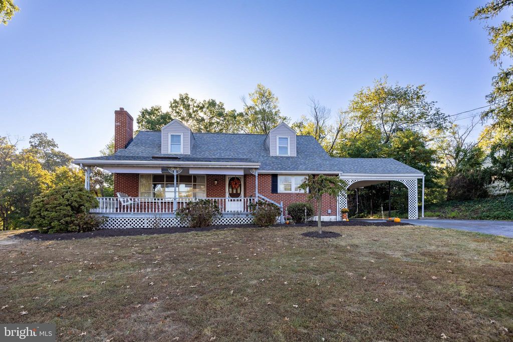 Photo of 2264 Horseshoe Drive, POTTSTOWN, PA 19464 (MLS # PAMC2157254)