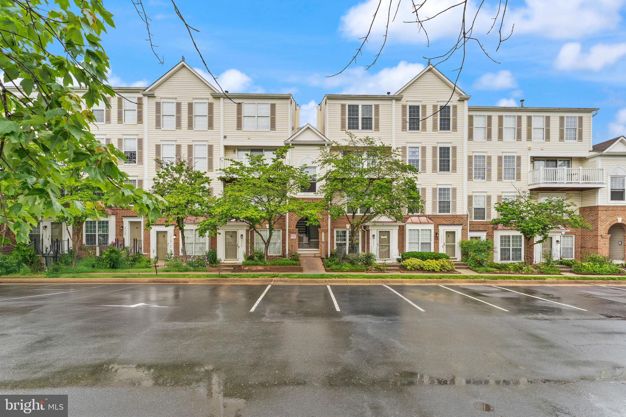 CHATHAM GREEN CONDOMINIUM - Residential