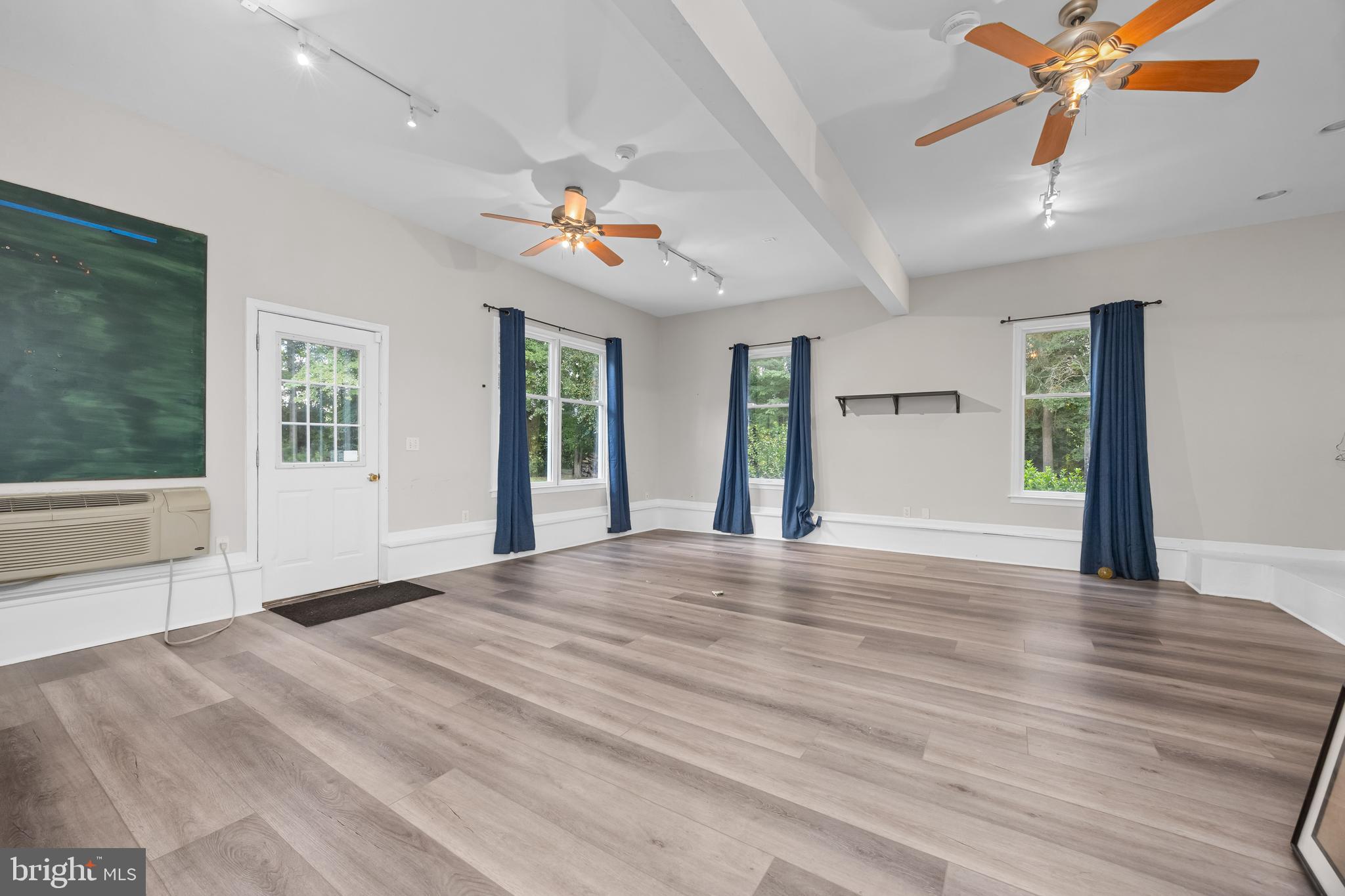 FOXCHASE - Residential