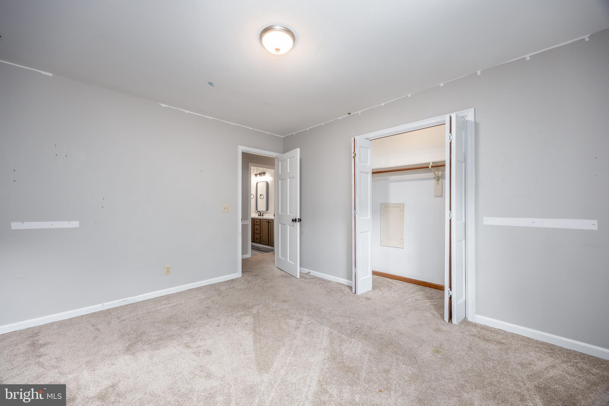 FOXCHASE - Residential