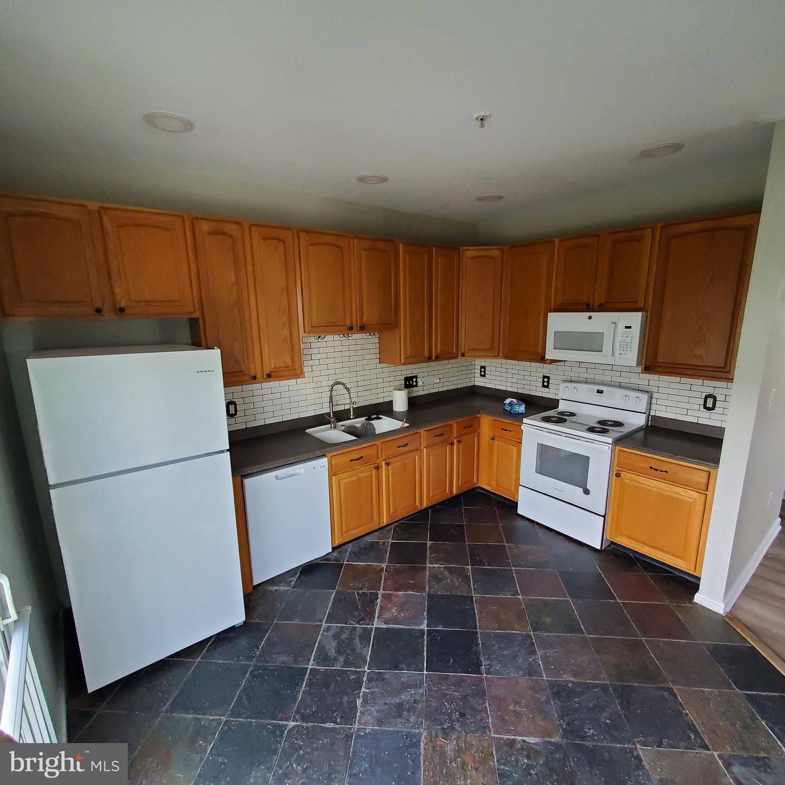 SENECA RIDGE - Residential Lease