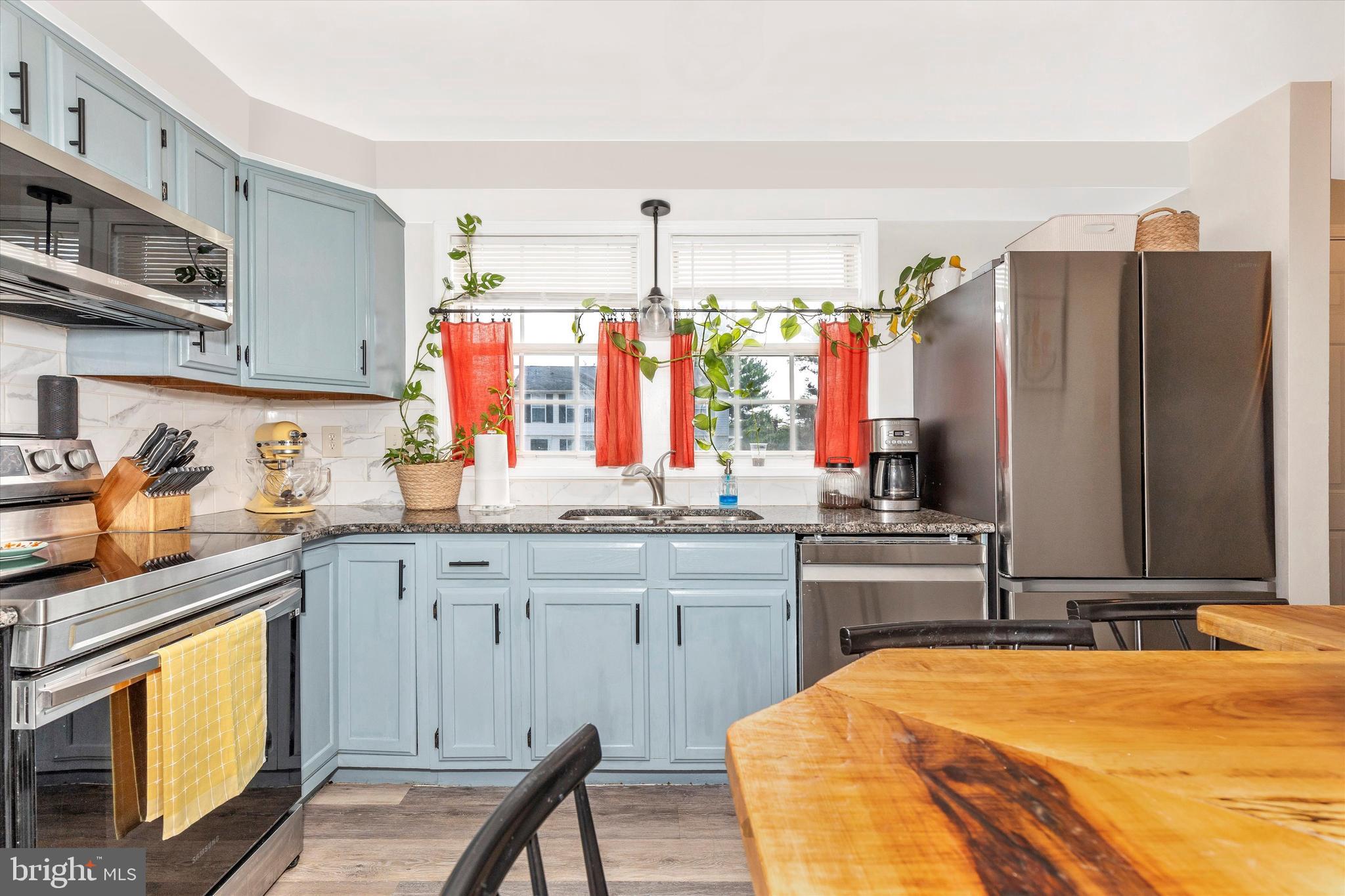 ROLLING MEADOWS - Residential