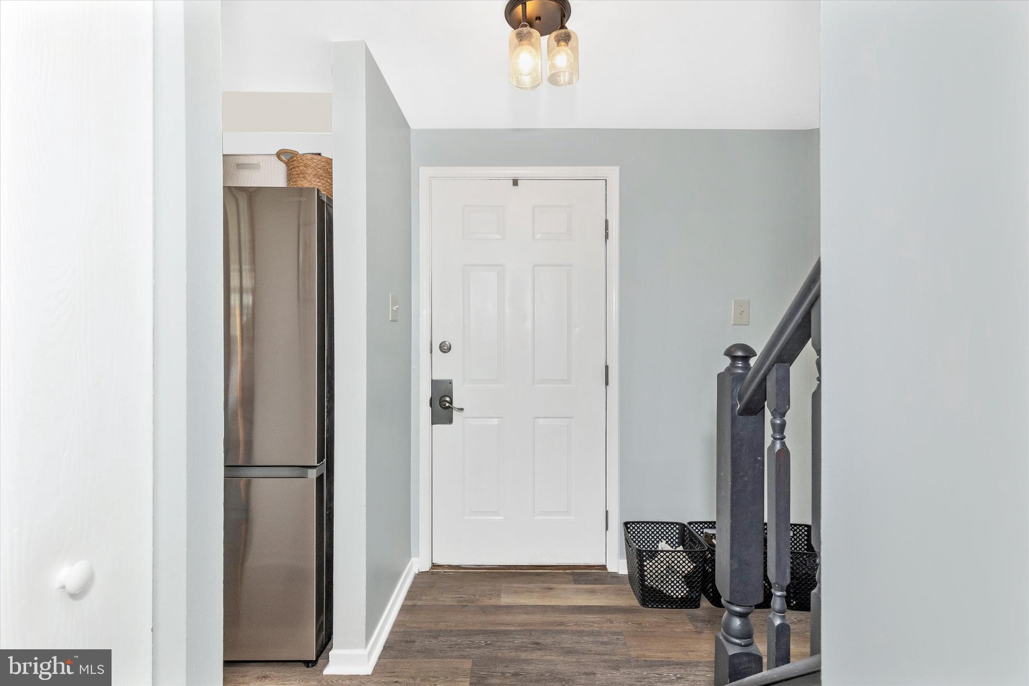 1547 IRIS COURT